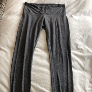 Light gray Lululemon leggings